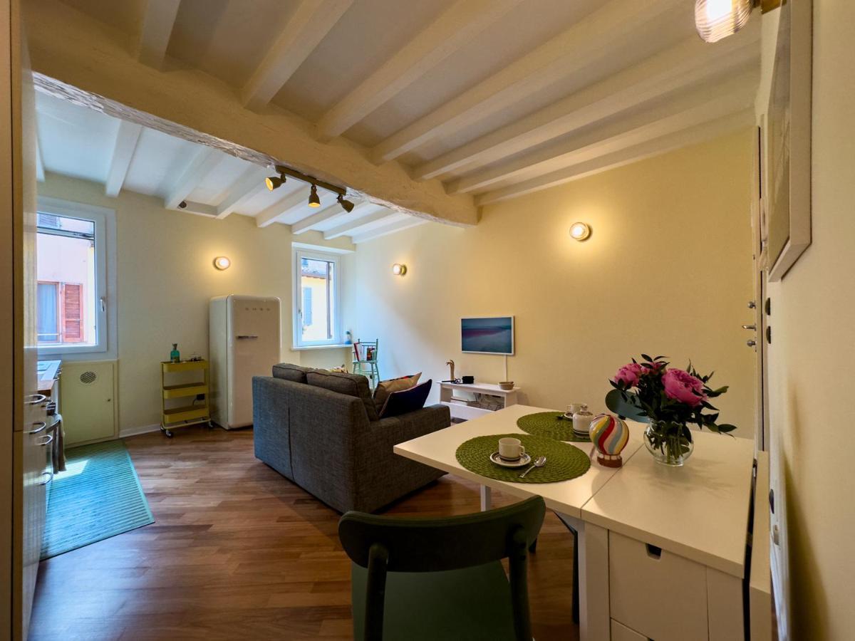 Buro Nel Borgo Appartement Parma Buitenkant foto