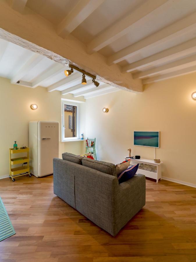 Buro Nel Borgo Appartement Parma Buitenkant foto